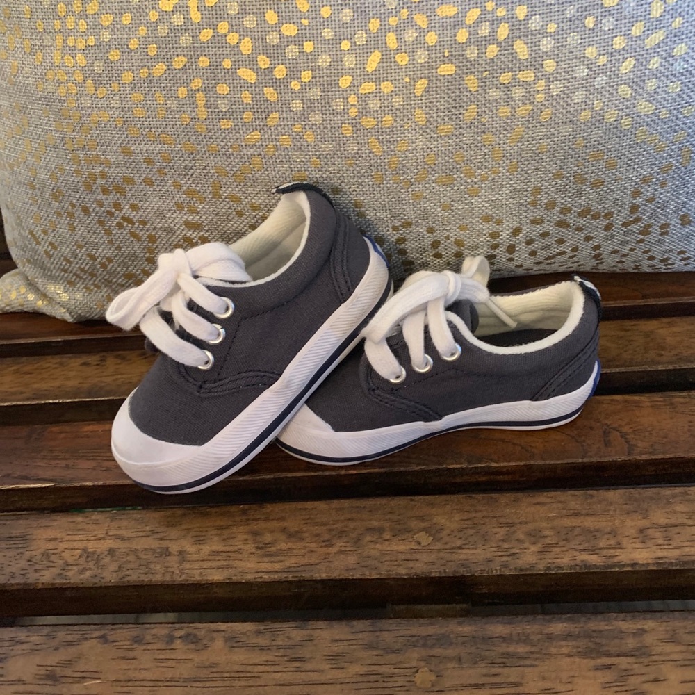 Toddler Keds Lace up shoes